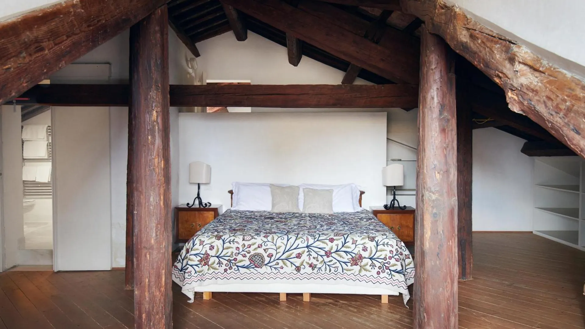 Palazzo Contarini Della Porta Di Ferro Aparthotel Venice