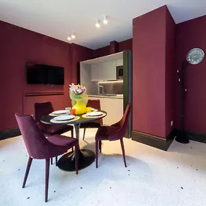 Poli Apartahotel