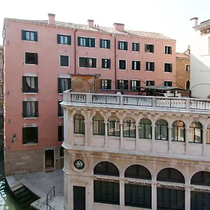 Corte Grimani Apartahotel