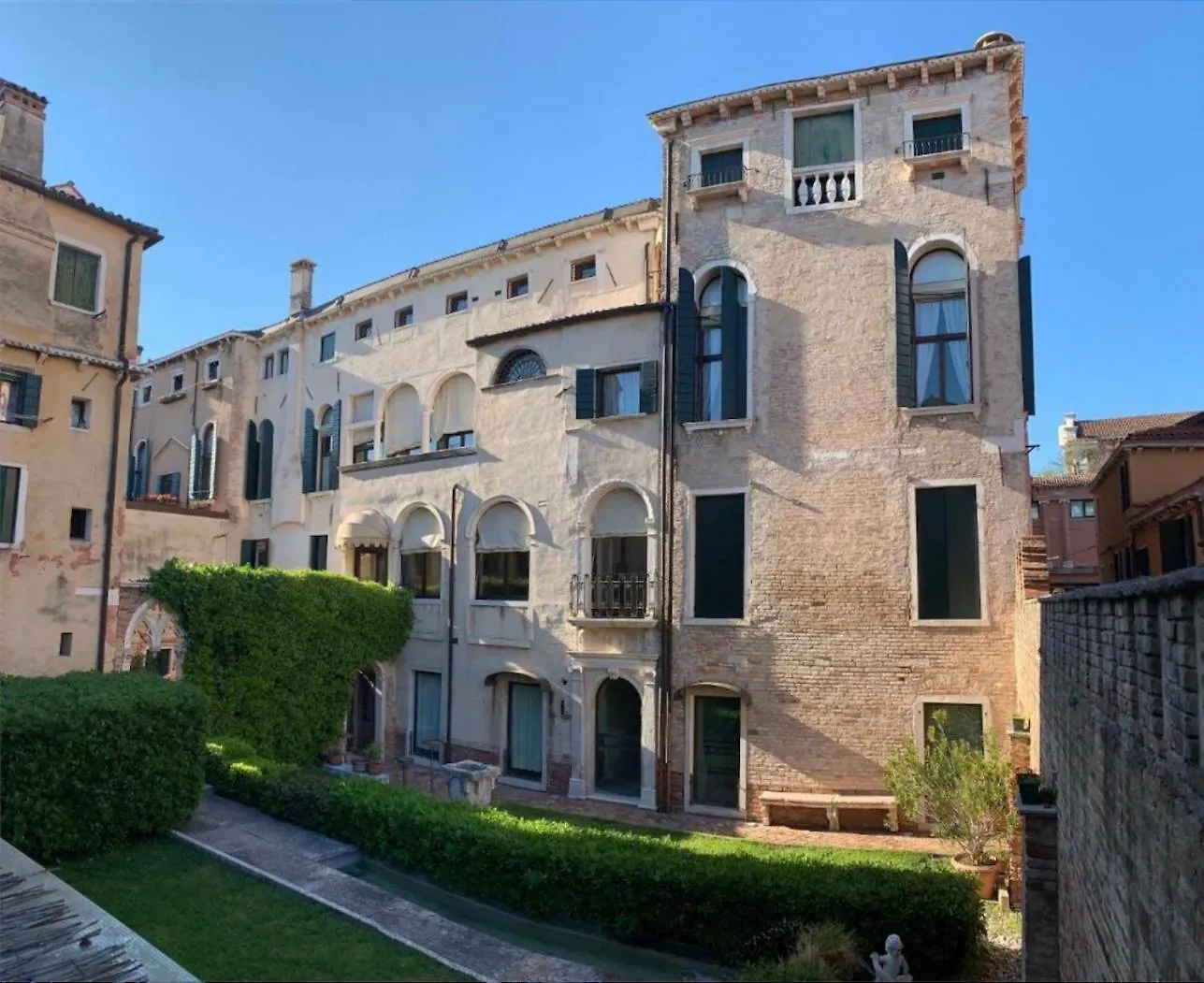 Palazzo Contarini Della Porta Di Ferro Aparthotel Venice