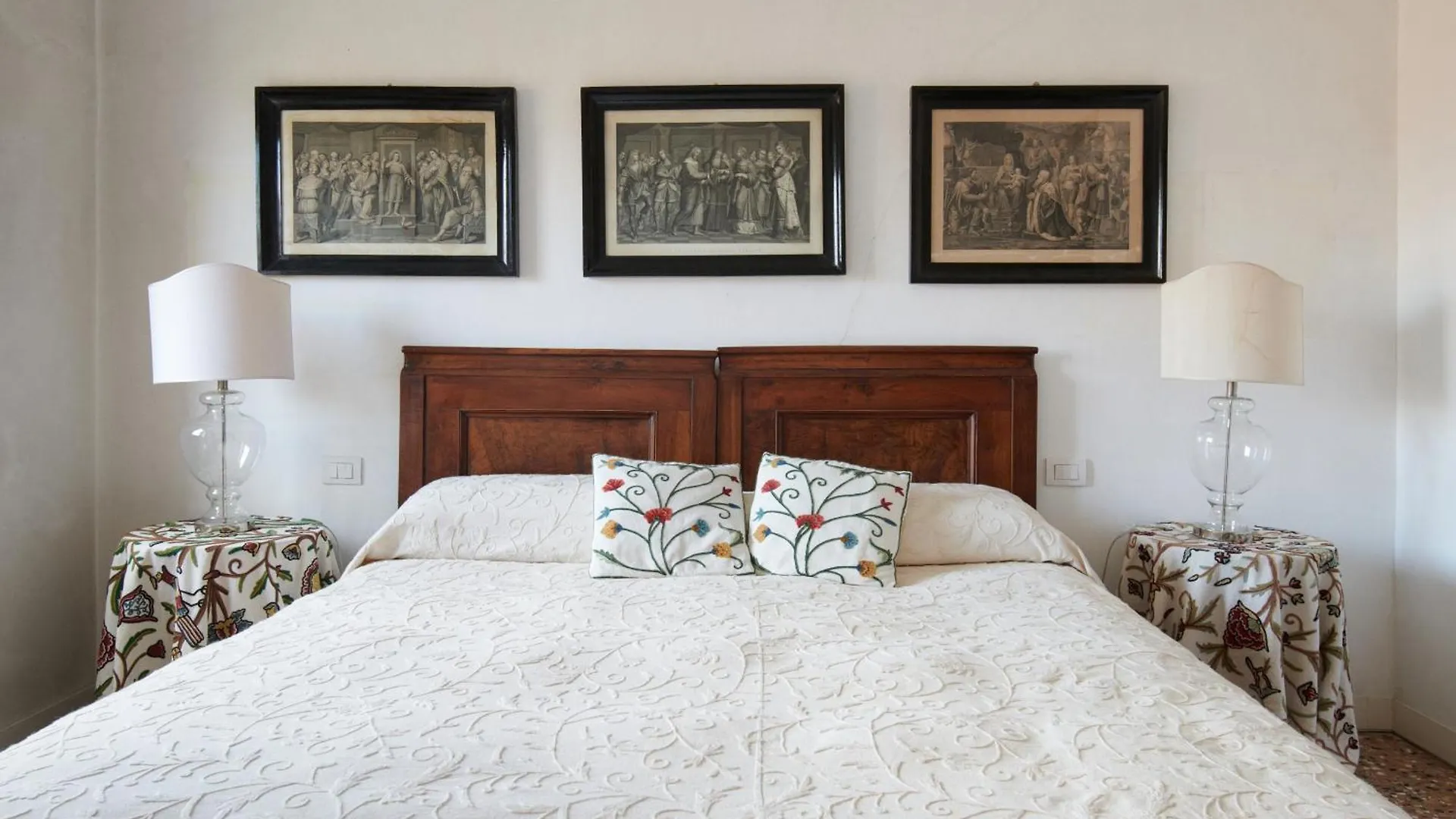 Palazzo Contarini Della Porta Di Ferro Aparthotel Venice 0*,  Italy