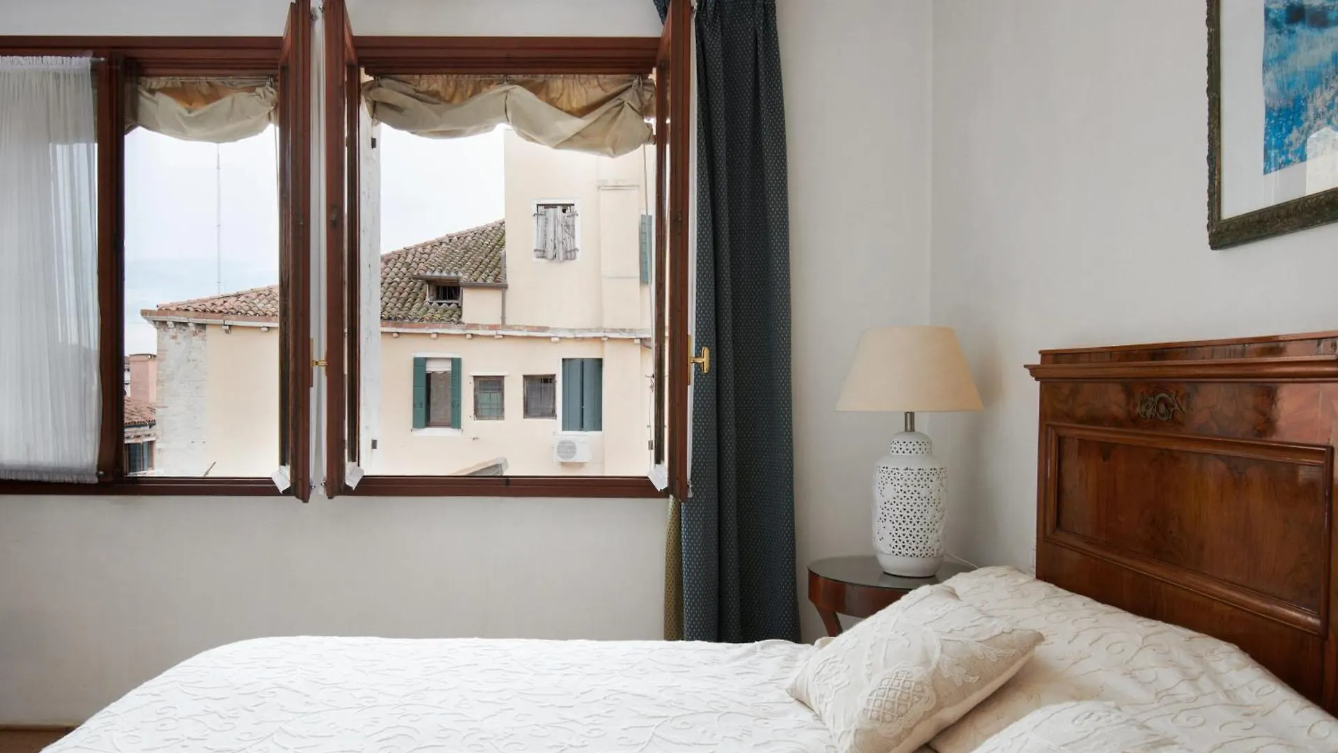 Palazzo Contarini Della Porta Di Ferro Aparthotel Venice